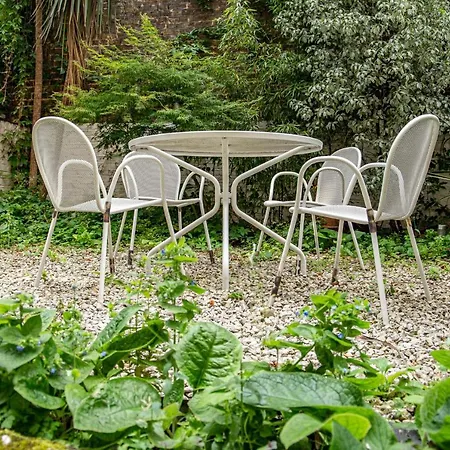 Bright Chelsea Garden Nest Apartment