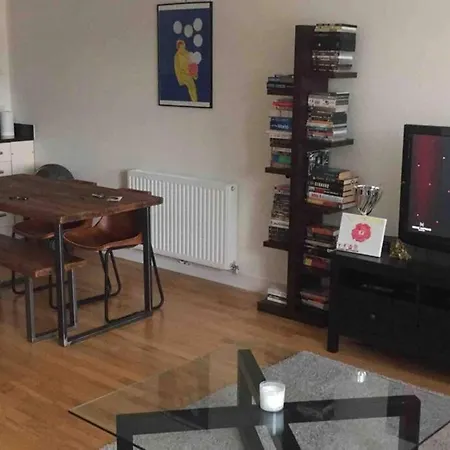 Charming Flat In Golders Green With Parking Space London
