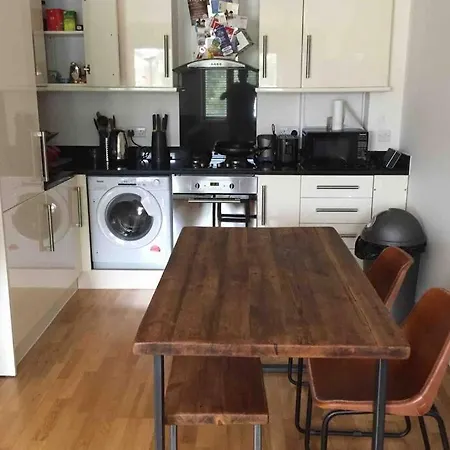Charming Flat In Golders Green With Parking Space London