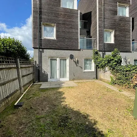 Barking,dagenham Leisure And Contractors *