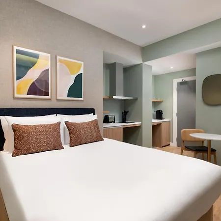 The Lincoln Aparthotel London