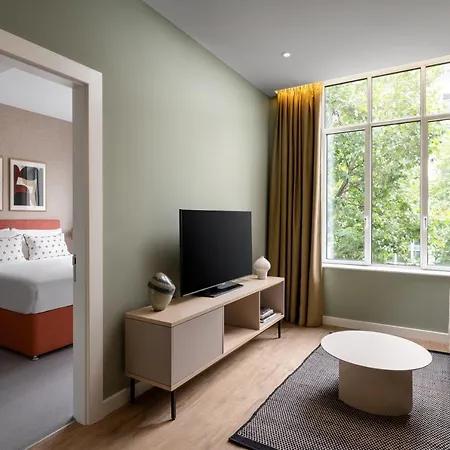 The Lincoln Aparthotel London