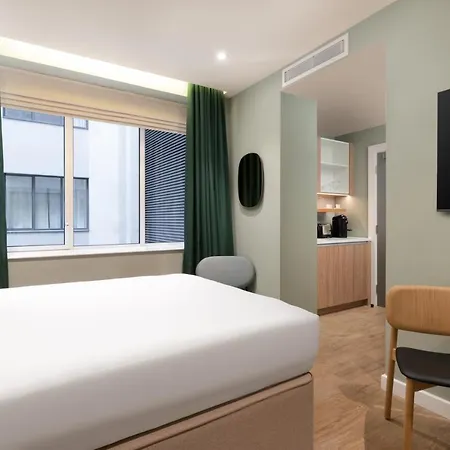 The Lincoln Aparthotel London