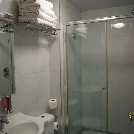 Westpoint Hotel 3*