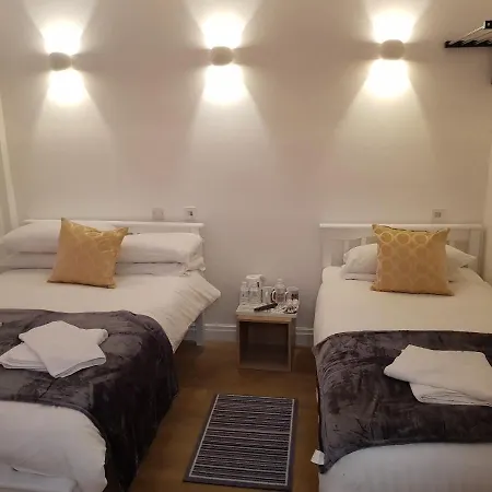 City London Hotel 3*