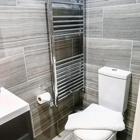Titiwangsa One At Paddington Hotell London