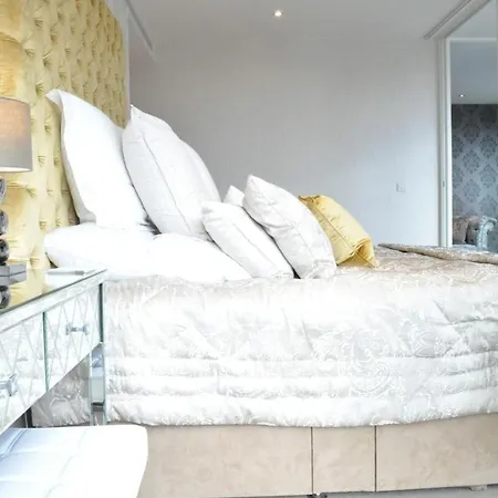 Luxurious 1 Bedroom With Gym And Roof Terrace Apartment