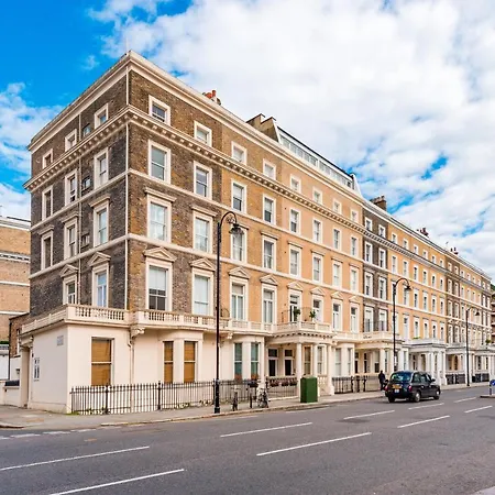 Stunning One Bedroom In Location Apartment *