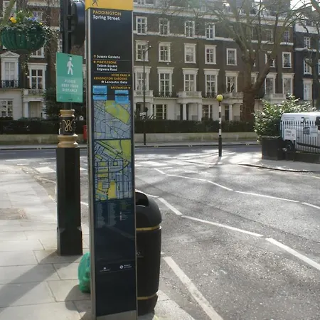 Titiwangsa One At Paddington Londra