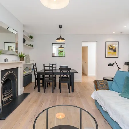 Stylish Flat With Garden In Notting Hill
