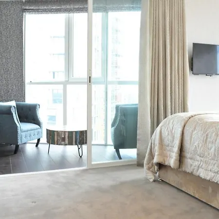 Luxurious 1 Bedroom With Gym And Roof Terrace *