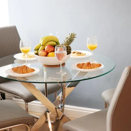 Modern Newgate - Kingsbury Underground, All Local Amenities On Your Doorstep Apartment