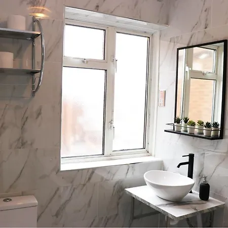 Apartment Modern Newgate - Kingsbury Underground, All Local Amenities On Your Doorstep *