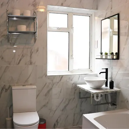 Apartment Modern Newgate - Kingsbury Underground, All Local Amenities On Your Doorstep Harrow