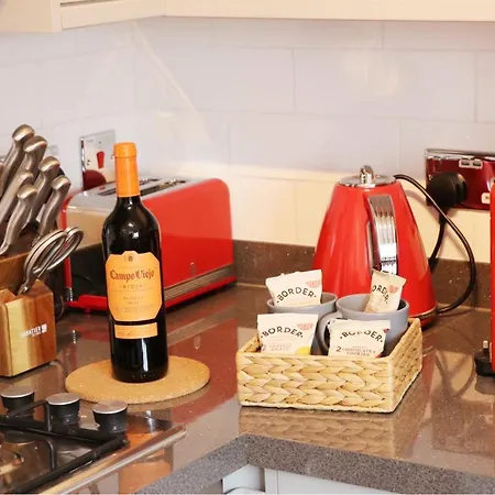 Modern Newgate - Kingsbury Underground, All Local Amenities On Your Doorstep *