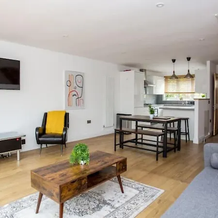 Spacious 3 Bedroom With Large Balcony