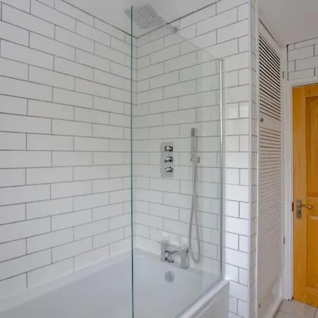 Spacious 3 Bedroom With Large Balcony *