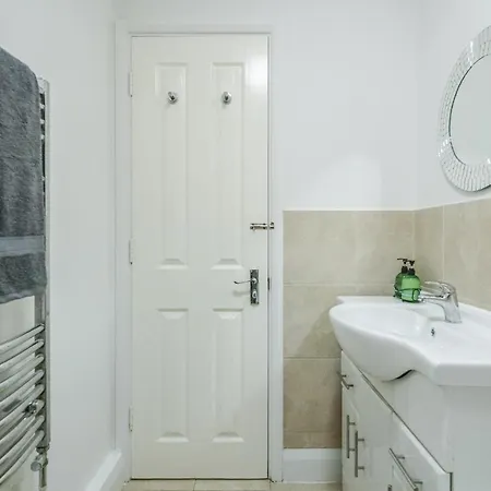 Apartment Stunning 2-bed Apt - Free Parking - Camden - - Zoo - Shop - Events London