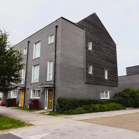 Barking,dagenham Leisure And Contractors * Barking (Greater London)