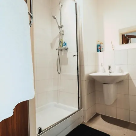 Holiday home Barking,dagenham Leisure And Contractors *