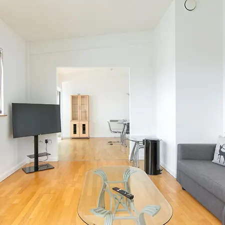 Apartment Skyvillion - 3bed Penthouse Near Airport, O2 Arena, Excel Centre With Parking