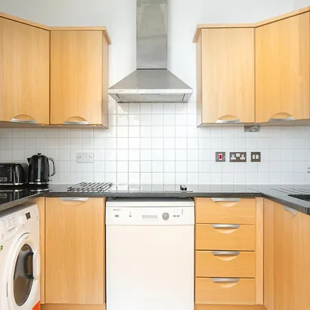 Skyvillion - 3bed Penthouse Near Airport, O2 Arena, Excel Centre With Parking *