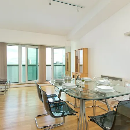 Apartment Skyvillion - 3bed Penthouse Near Airport, O2 Arena, Excel Centre With Parking