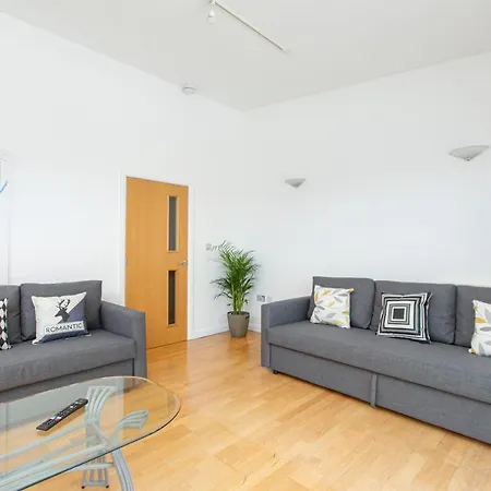 Apartment Skyvillion - 3bed Penthouse Near Airport, O2 Arena, Excel Centre With Parking