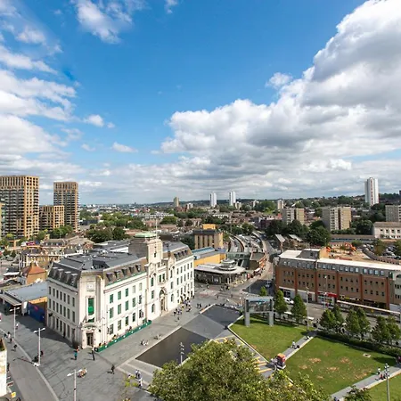 Skyvillion - 3bed Penthouse Near Airport, O2 Arena, Excel Centre With Parking Apartment