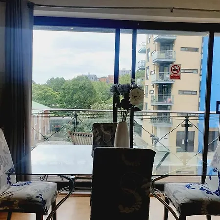 Luxury Canary Wharf With Free Parking Apartment *