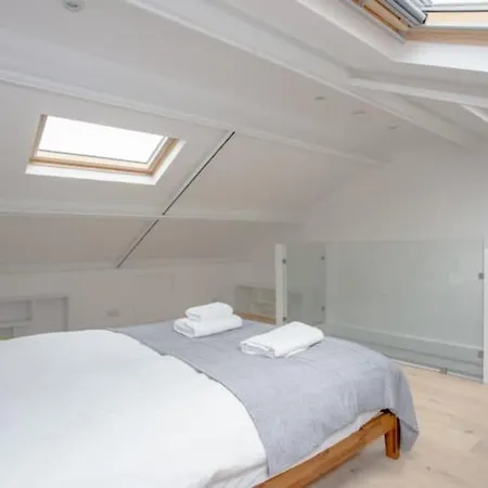 Spacious 3 Bedroom With Large Balcony *