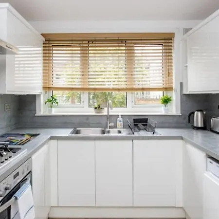 Spacious 3 Bedroom With Large Balcony Apartment *