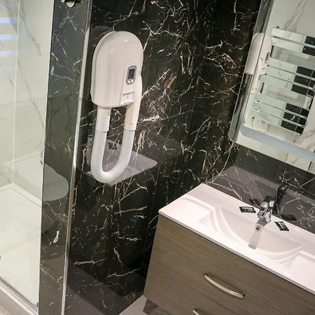 Imperial Court Apartman London