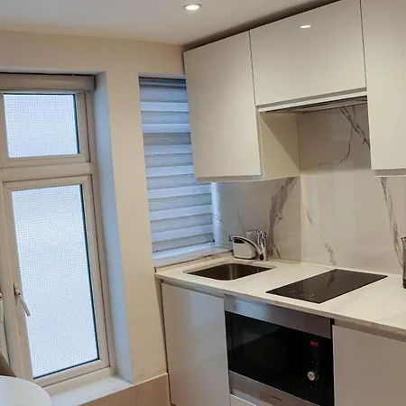 Apartment Imperial Court London