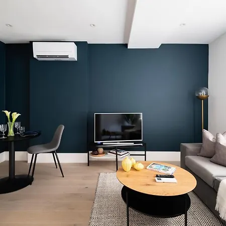 Queensberry Place By Stayo Apartment London