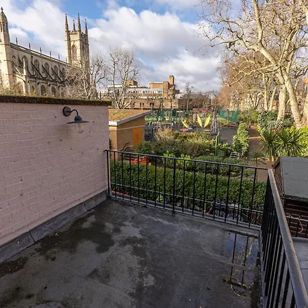 Joivy Stunning 3 Bed,2 Bath House With Roof Terrace In Chelsea Apartment London