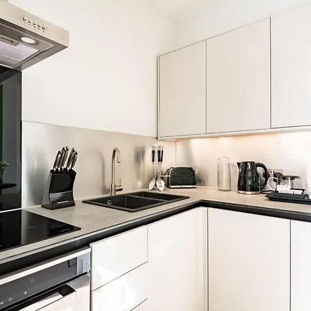 Queensberry Place By Stayo Apartment *