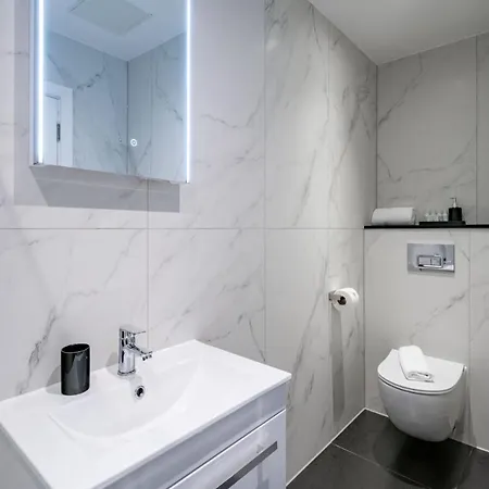 Queensberry Place By Stayo Apartment *