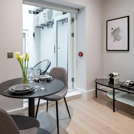 Queensberry Place By Stayo Apartment London