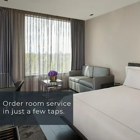 Hotel Park Plaza London, Park Royal 4*