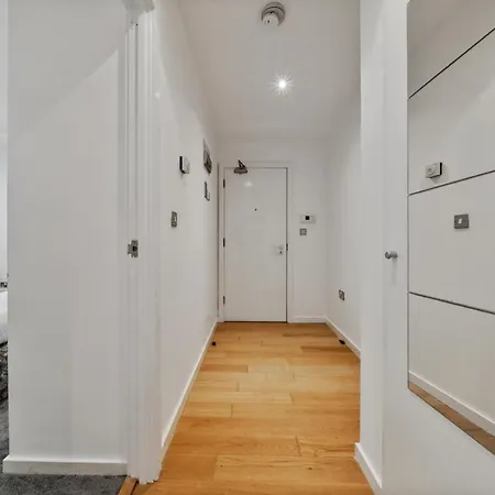 Apartment Camberwell Modern Deluxe 1 Bedroom *