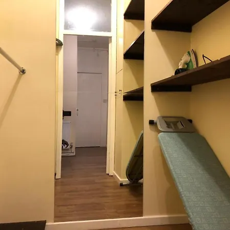 Entire Flat Very Comfortable 1 Bedroom Apartment