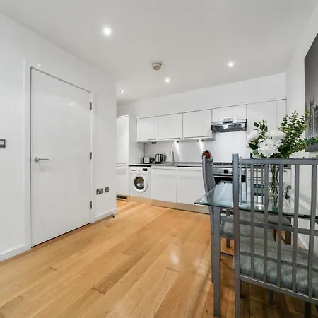 Camberwell Modern Deluxe 1 Bedroom *