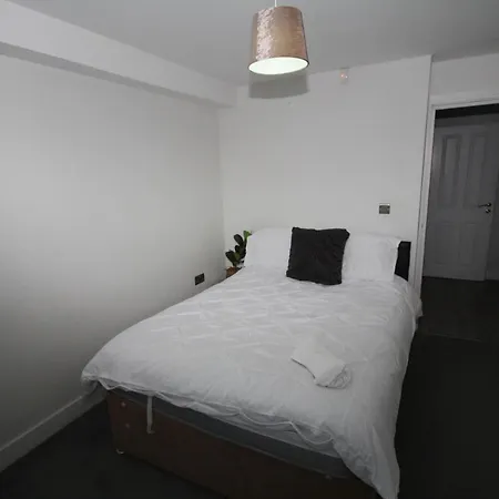 Apartment Holden Court -apt 4