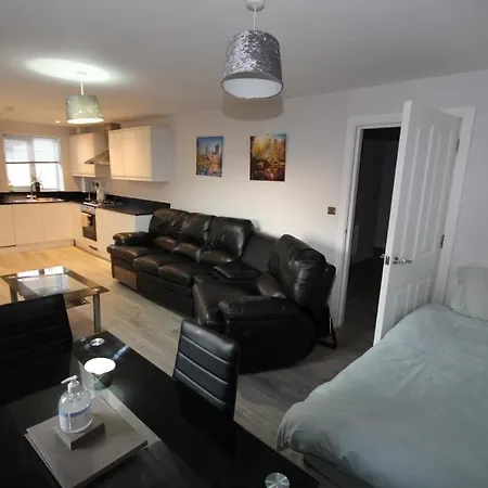 Apartment Holden Court -apt 4