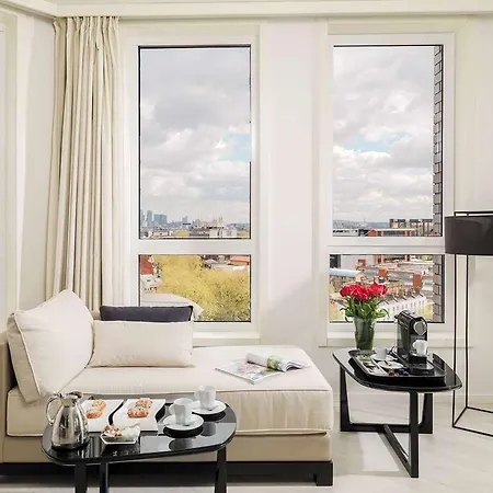 H10 Waterloo Hotel 4*