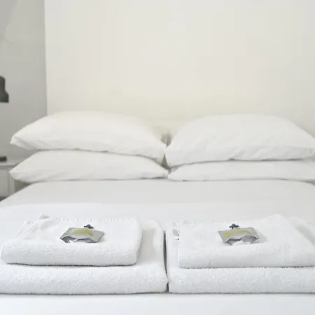 Soho, Piccadilly & Chinatown - Two Bedroom & Two Double Beds Appartamento Londra