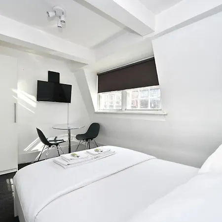 Soho, Piccadilly & Chinatown - Two Bedroom & Two Double Beds * Londra