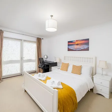 Crossharbour Canary Wharf 2 Bed Duplex