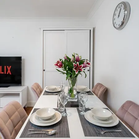 Crossharbour Canary Wharf 2 Bed Duplex Apartamento Londres